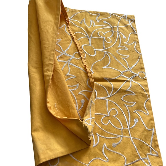 Accent pillow cover yellow with white embroidery  design 23X23” new no tags - Picture 6 of 10